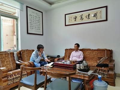 金總上門(mén)考察海綿復(fù)合機(jī) 金總上門(mén)考察海綿復(fù)合機(jī)