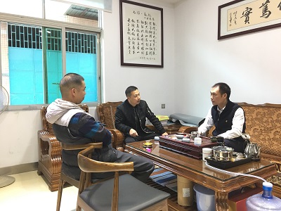 楊總一行蒞臨洲通機(jī)械考察熱熔膠汽車(chē)腳墊復(fù)合機(jī) 楊總一行蒞臨洲通機(jī)械考察熱熔膠汽車(chē)腳墊復(fù)合機(jī)